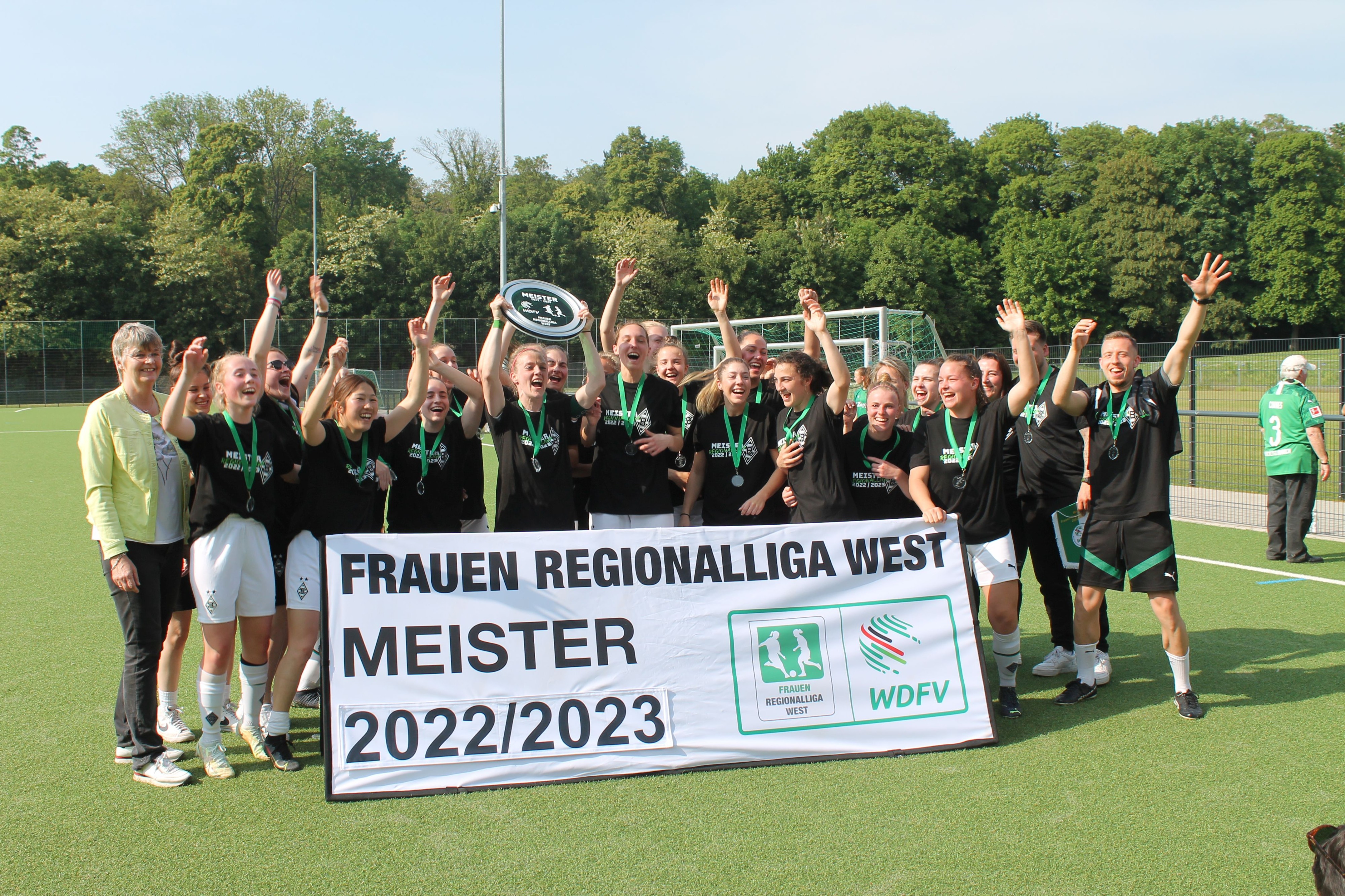 Frauen-Regionalliga West 2022/23: Meisterehrung für Borussia Mönchengladbach Foto/Video: WDFV