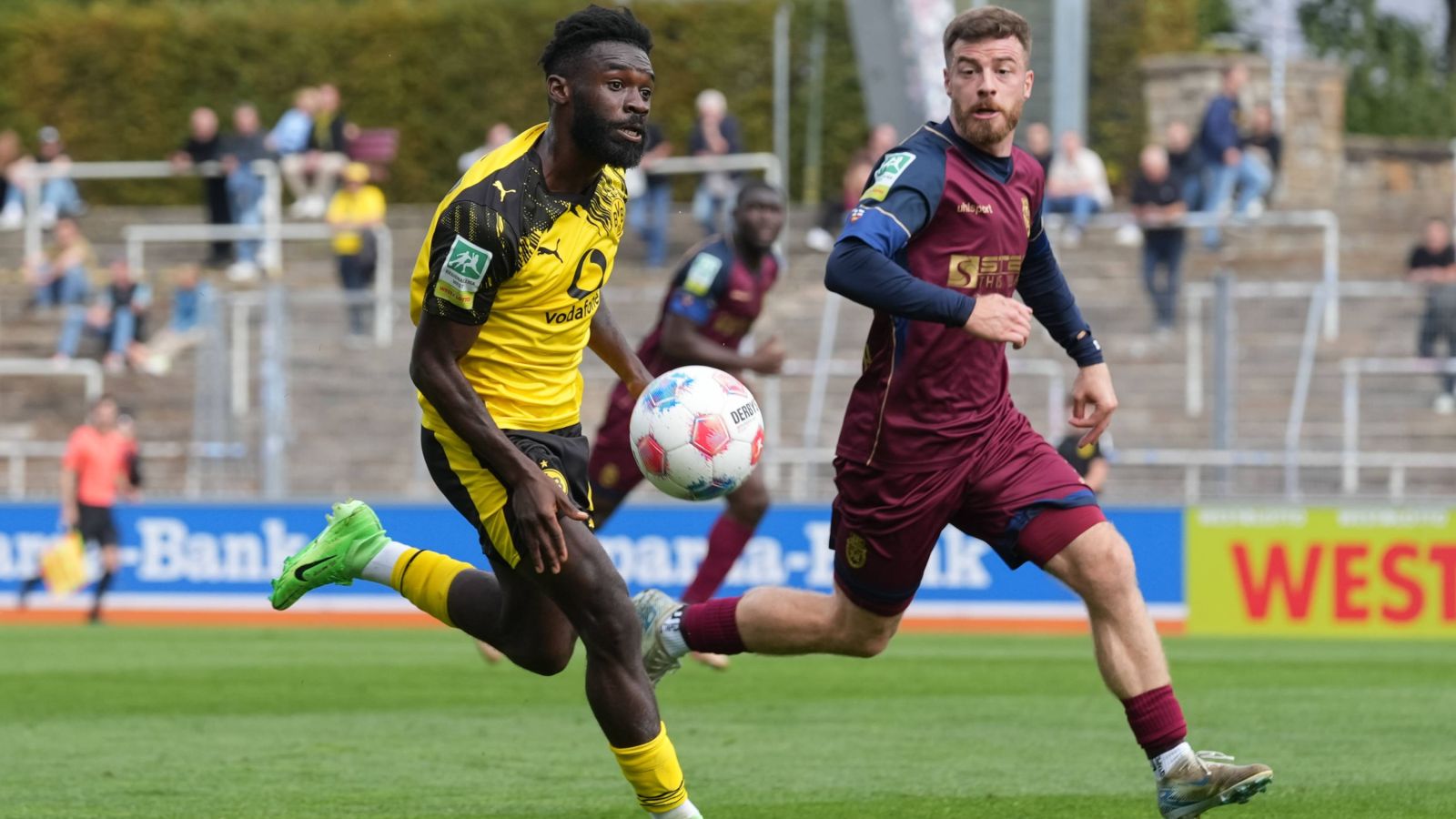 In der zurückliegenden Saison trennten sich die U 23 von Borussia Dortmund und der Bonner SC im Stadion Rote Erde 1:1.