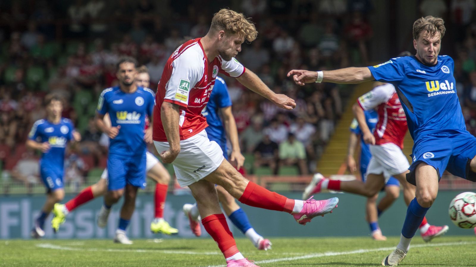 Selten kamen die Spieler von Rot-Weiß Oberhausen - hier Timur Kesim - beim 0:0 gegen die Sportfreunde Lotte in gute Schusspositionen.