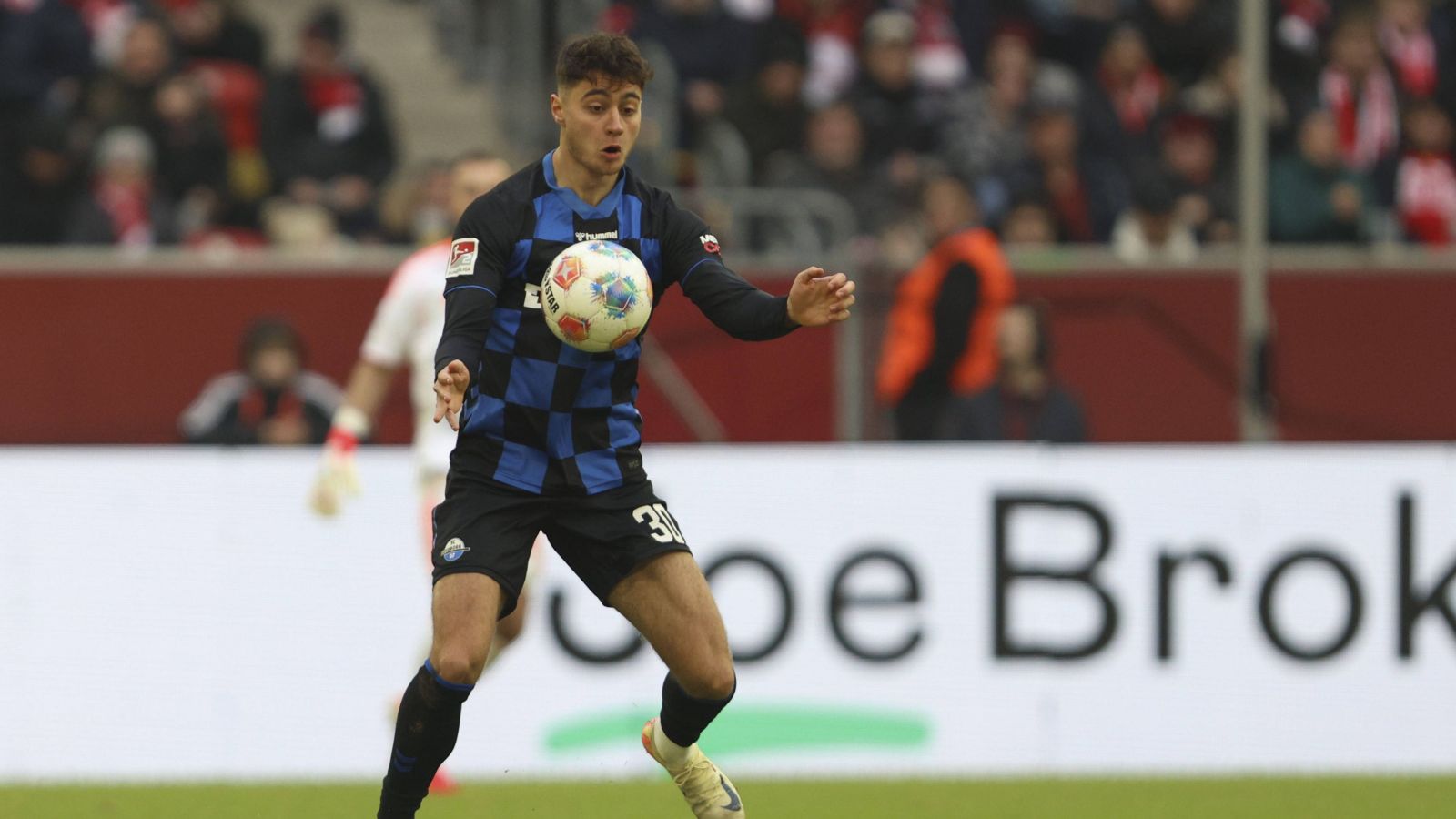 Jungprofi Stefano Marino vom SC Paderborn 07, hier bei einem Einsatz in der 2. Bundesliga, steuerte für die zweite Mannschaft der Ostwestfalen drei Tore und eine Vorlage zum 4:0-Heimsieg gege