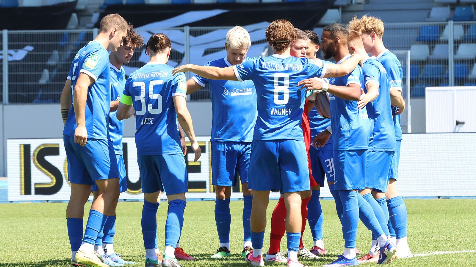Die Spieler von Aufsteiger SV Westfalia Rhynern schwören sich auf die Nachholpartie bei der U 23 von Borussia Dortmund ein.
