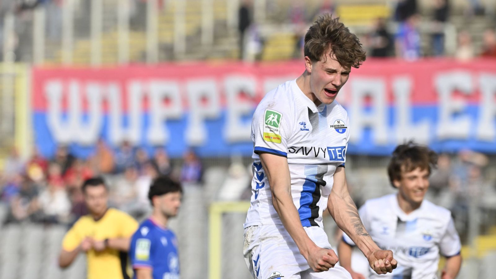 Kevin Krumme steuerte einen Treffer zum 3:0-Heimsieg der zweiten Mannschaft des SC Paderborn 07 gegen Rot-Weiß Oberhausen bei.