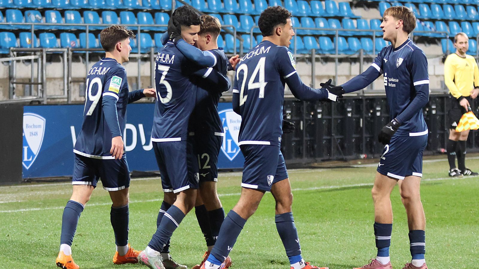 Beim 3:1-Heimsieg gegen den SC Wiedenbrück hatten die U 23-Spieler des VfL Bochum viel Grund zum Jubeln.