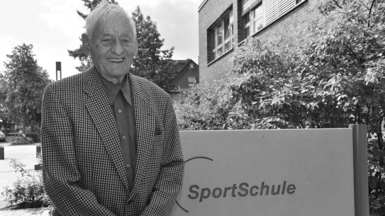 Die nordrhein-westfälische Sportfamilie trauert um Karl-Heinz Ehlert.