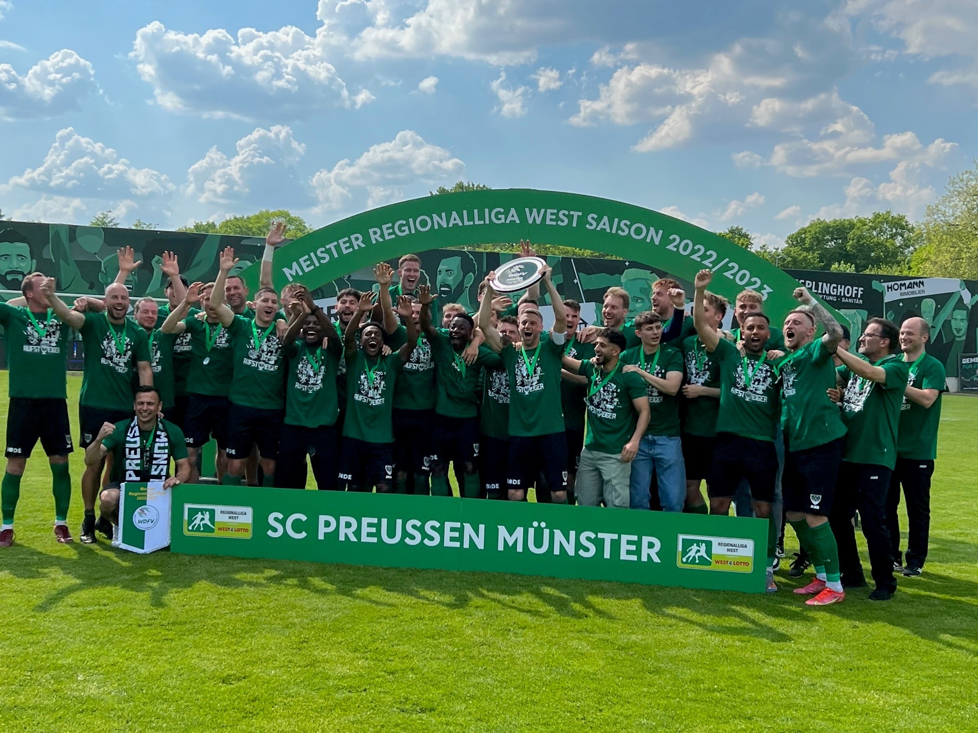 Herren-Regionalliga West 2022-2023: Meisterehrung Preußen Münster Foto/Video: WDFV